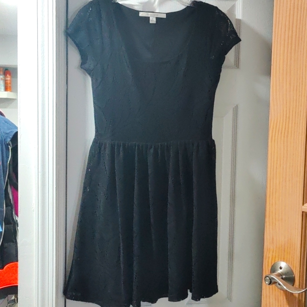 NWOT- Lauren Conrad size juniors small black lace dress.